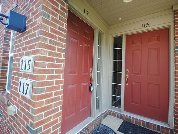 2nd image of 117 W Oakbrook Dr