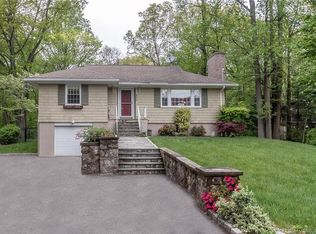 82 Bassick Rd, Trumbull, CT 06611