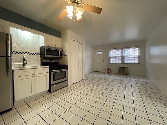 3rd image of 2132 N Harlem Ave APT 1