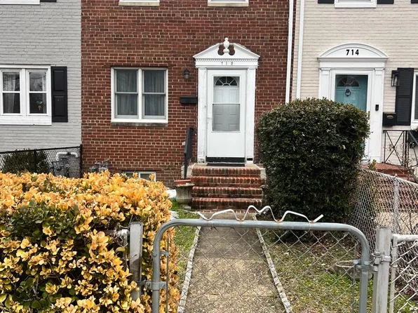 712 S Payne St, Alexandria, VA 22314