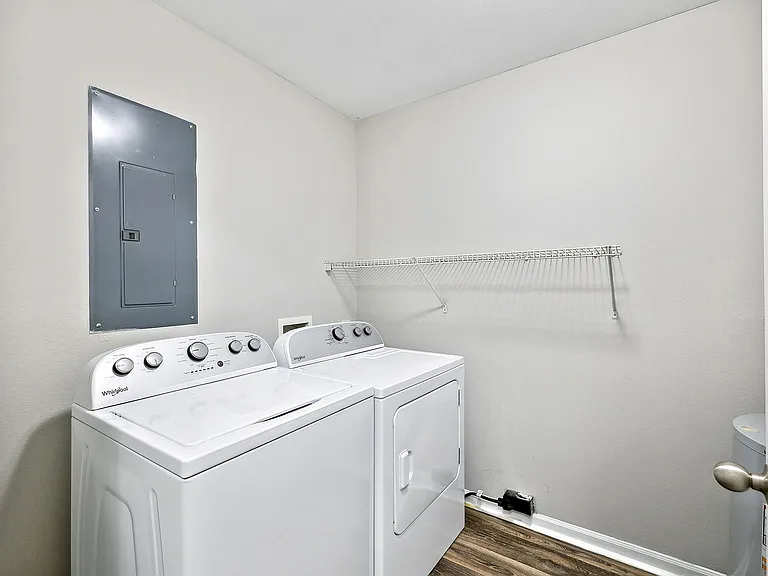 Washer/dryers available