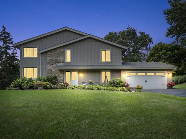 6525 South Carroll CIRCLE, Franklin, WI 53132
