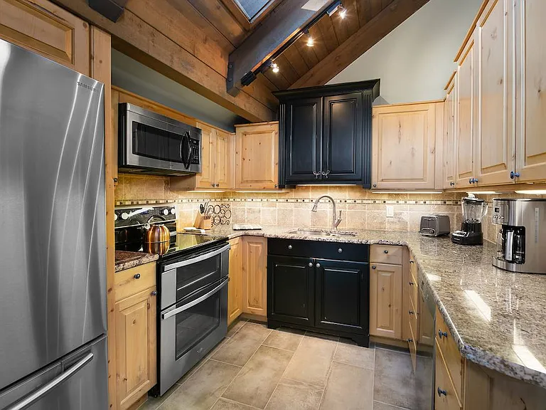 1436 Broken Lance Dr #13 — Photo 4