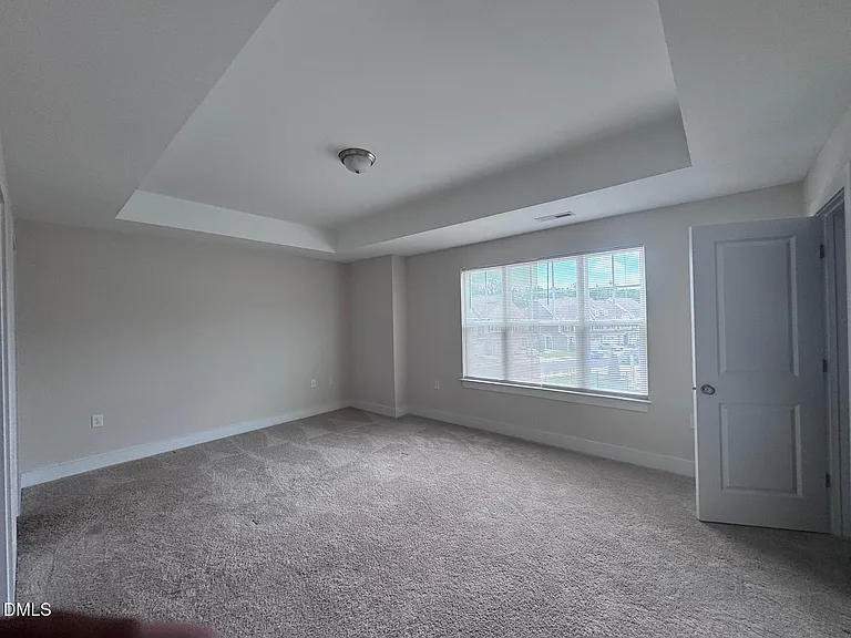 917 Hillman Ln — Photo 9