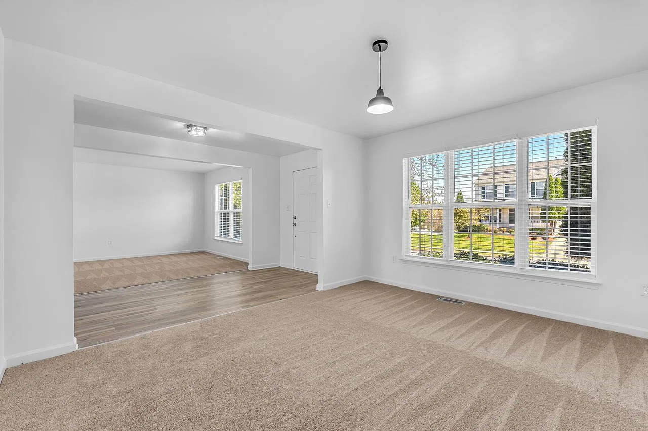 4 bed, 2.5 bath, 3164 sqft, $3,100 — Photo 4