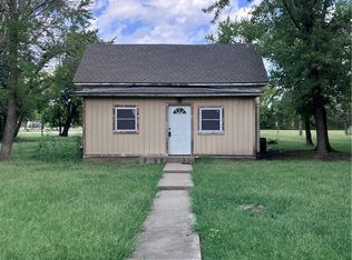 108 W Kansas Ave, Blue Mound, KS 66010
