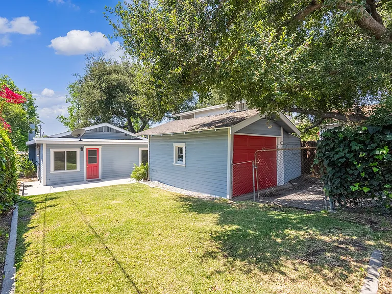 365 W Sierra Madre Blvd — Photo 39