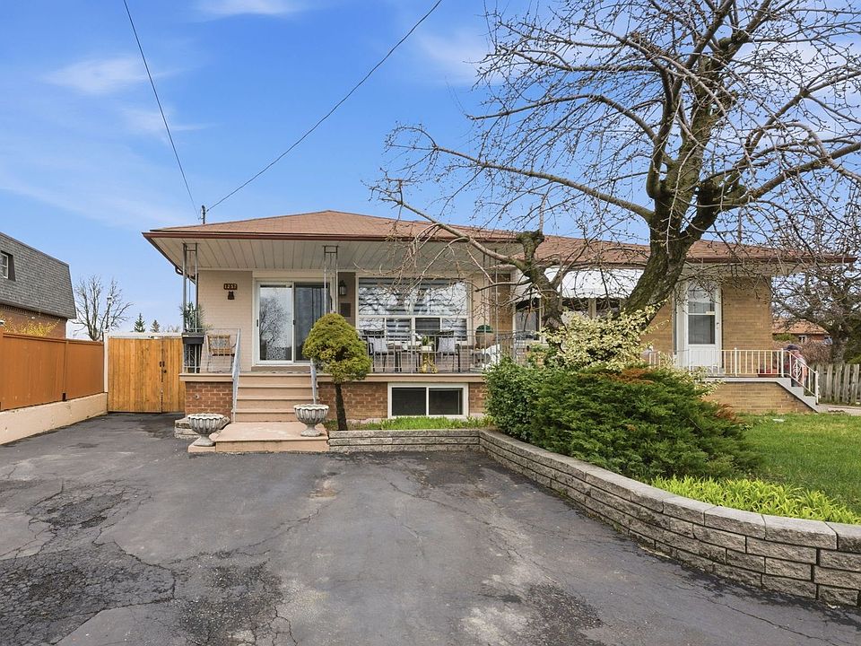 1st image of 1257 Alexandra Ave