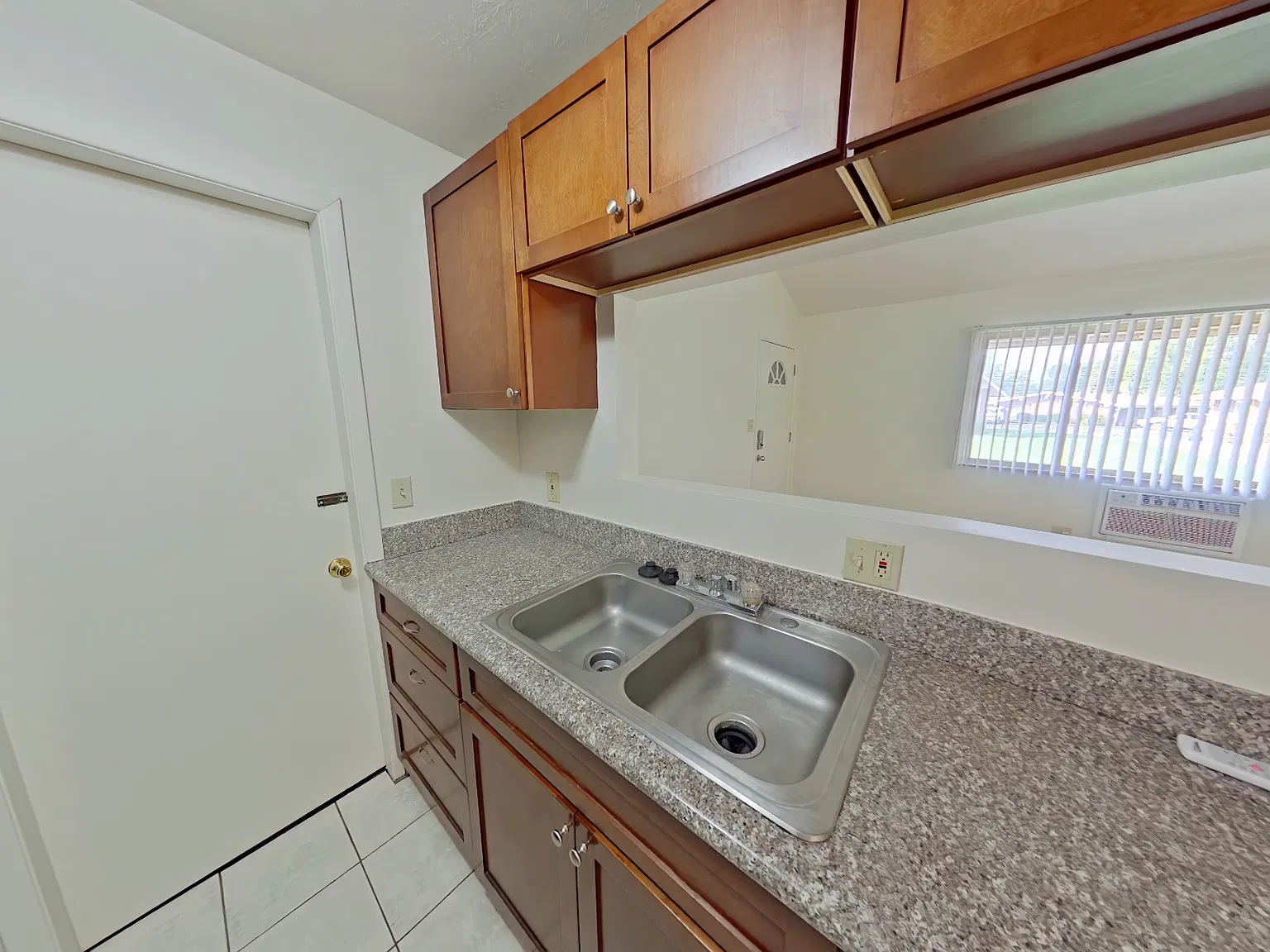 1 bed, $995 — Photo 4
