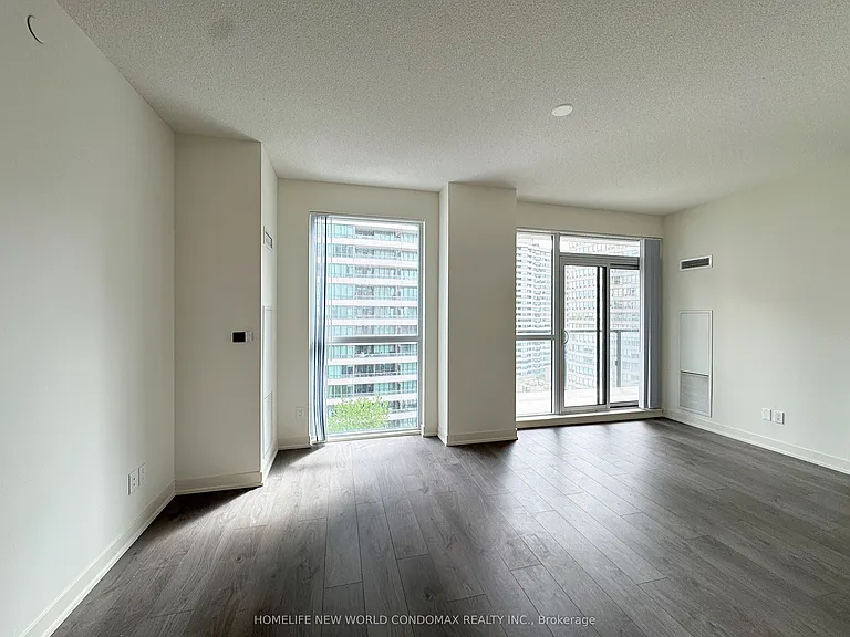 4955 Yonge St #806 — Photo 13