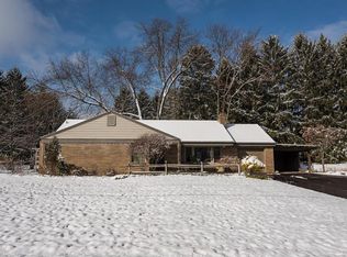 2377 Jenkinson Dr, Pittsburgh, PA 15237