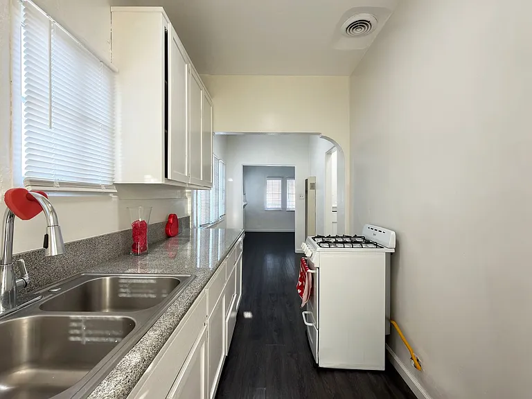 1045 Saint Louis Ave — Photo 13