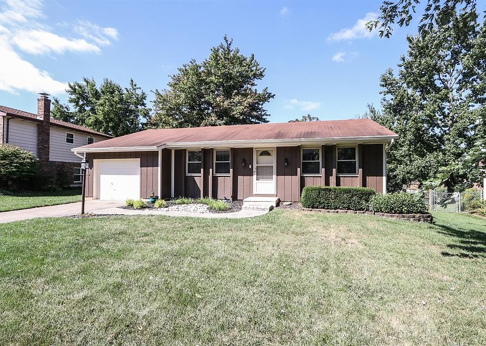 1st image of 823 Eastland Dr