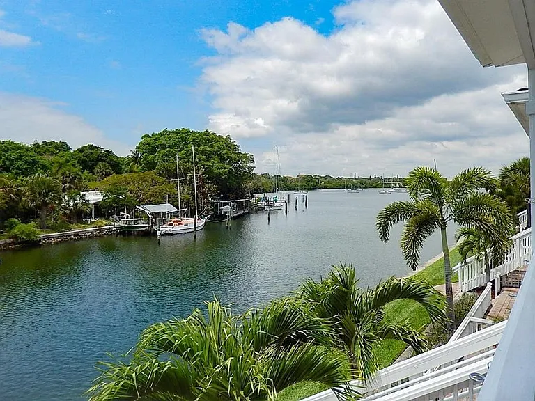 3889 Pompano Dr SE #C — Photo 36