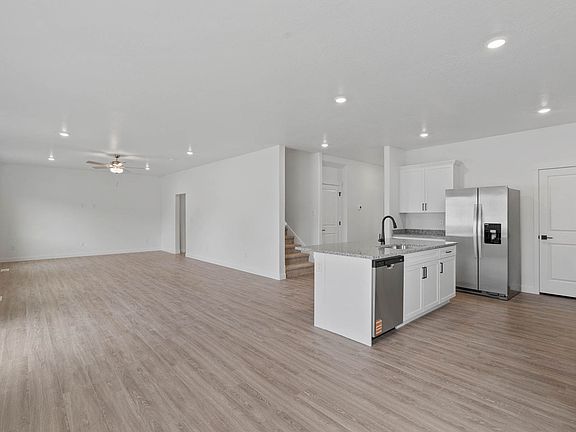 5th image of 7075 Three Warriors Way N