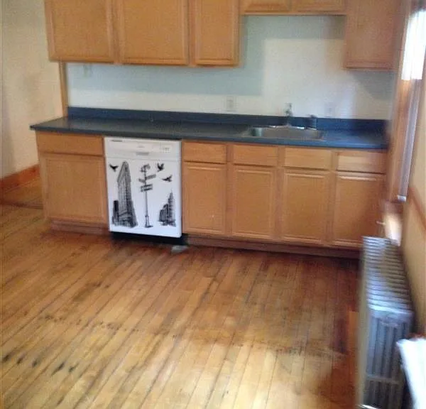 189 Lowell St #2 — Photo 1