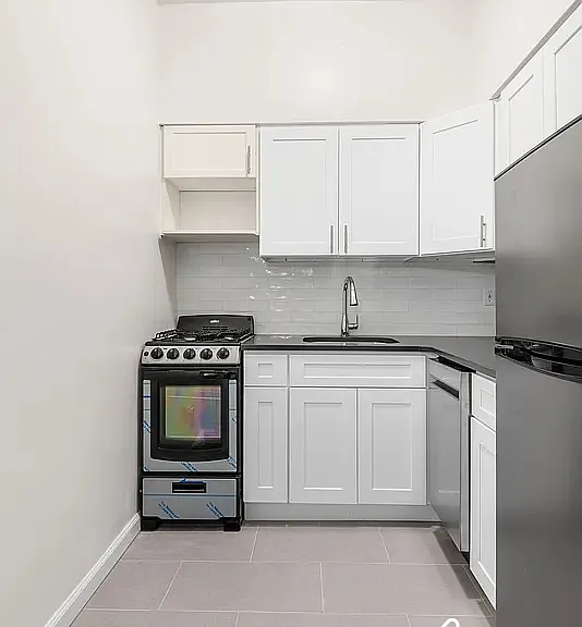 310 W 95th St #6F — Photo 2