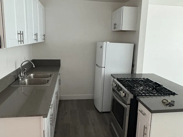 Royal Palms Apartment Complex — Photo 8