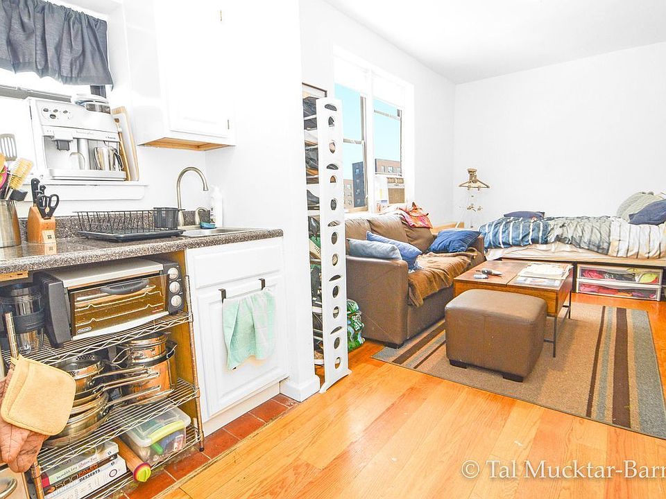 1st image of 100 Lexington Ave Frnt 1