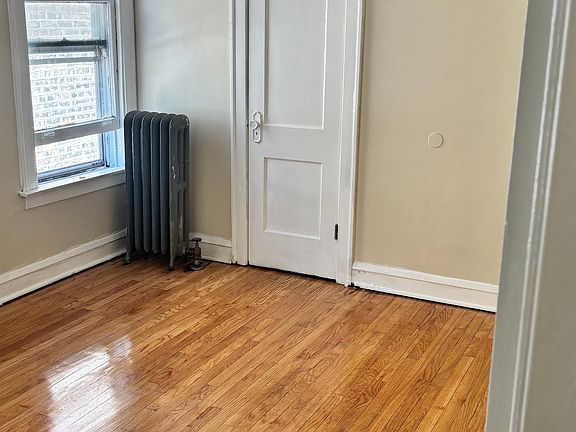 4th image of 6022 S Artesian Ave APT 2