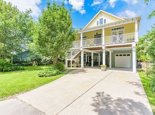 318 Pine Rd, Clear Lake Shores, TX 77565