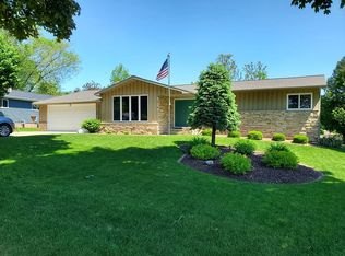 964 Marvelle Ln, Green Bay, WI 54304