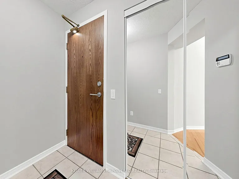 11 Oneida Cres #211 — Photo 5