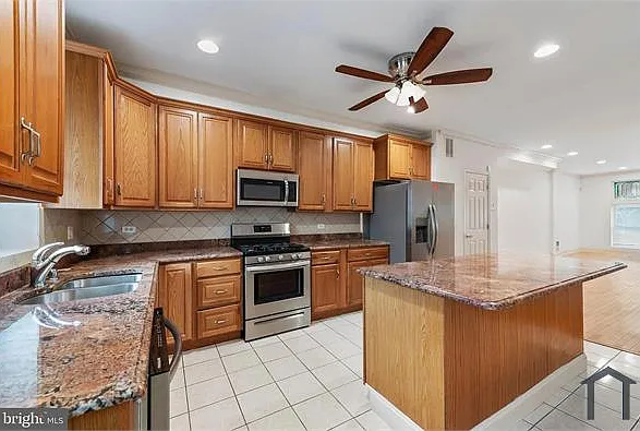 411 N Kenwood Ave — Photo 11