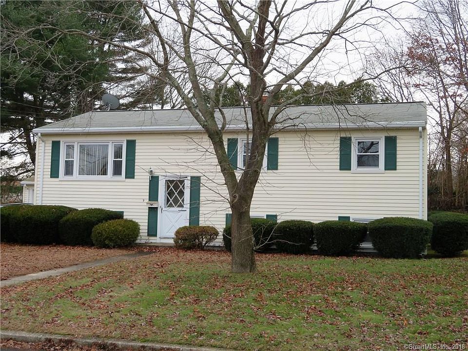 2nd image of 9 Sandy Hollow Dr