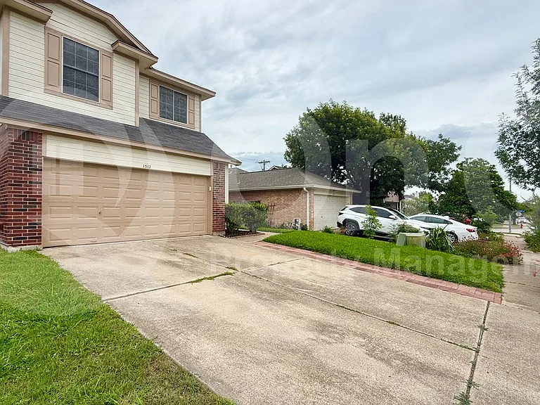 1512 Saint Leger St — Photo 2