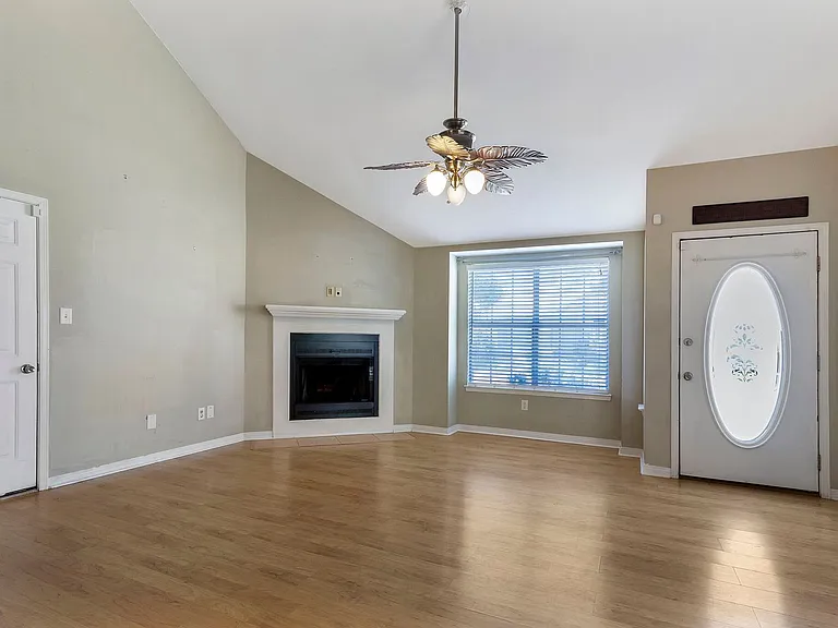 9 Forest Breeze Ct — Photo 8