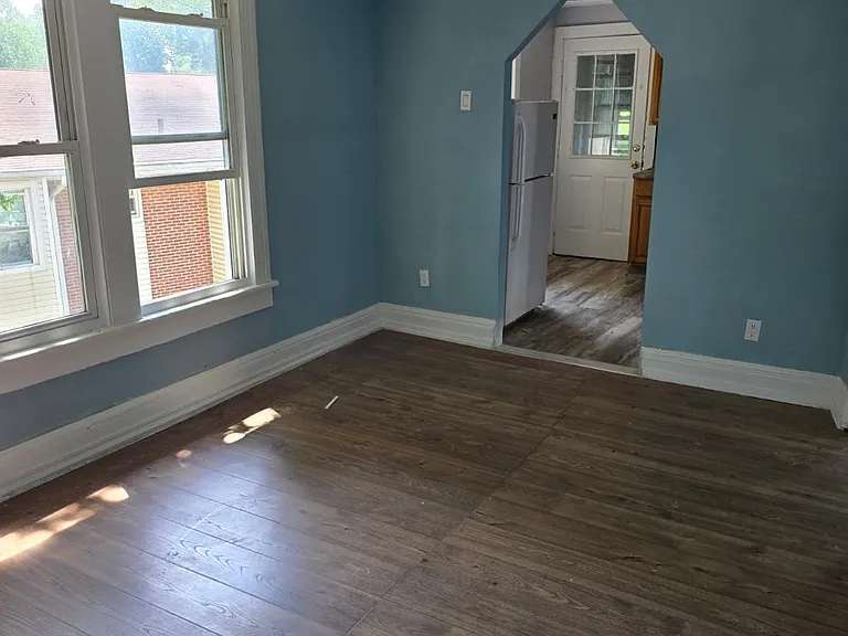 274 W Grand Ave #2 — Photo 3