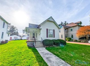 923 N Main St, Fostoria, OH 44830