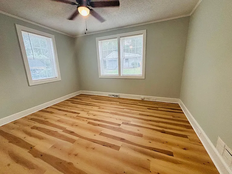 527 S Beltline Blvd — Photo 14