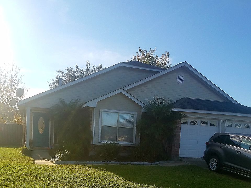 1st image of 3404 Louise St