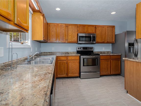 4th image of 4920 Pond Dr NW