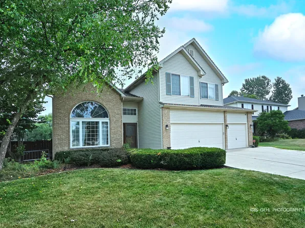 3234 Almond Ln, McHenry, IL 60051