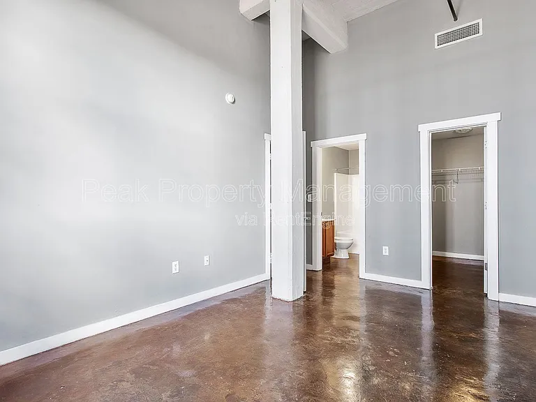 1510 W Broad St — Photo 47