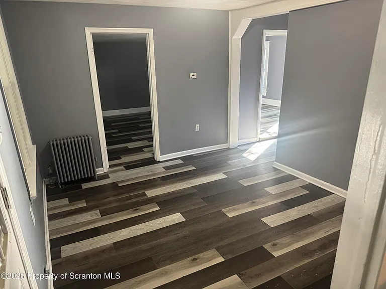 219 N Bromley Ave — Photo 6
