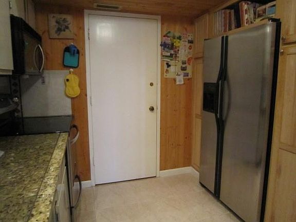 5th image of 4350 Hillcrest Dr APT 216