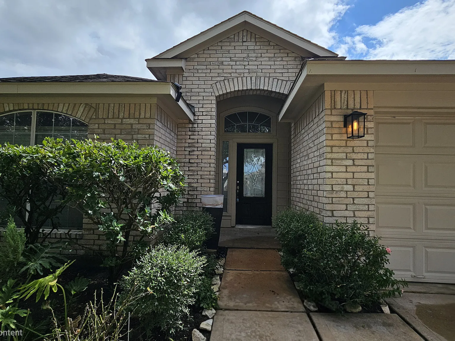 3 bed, 1462 sqft, $1,950 — Photo 2
