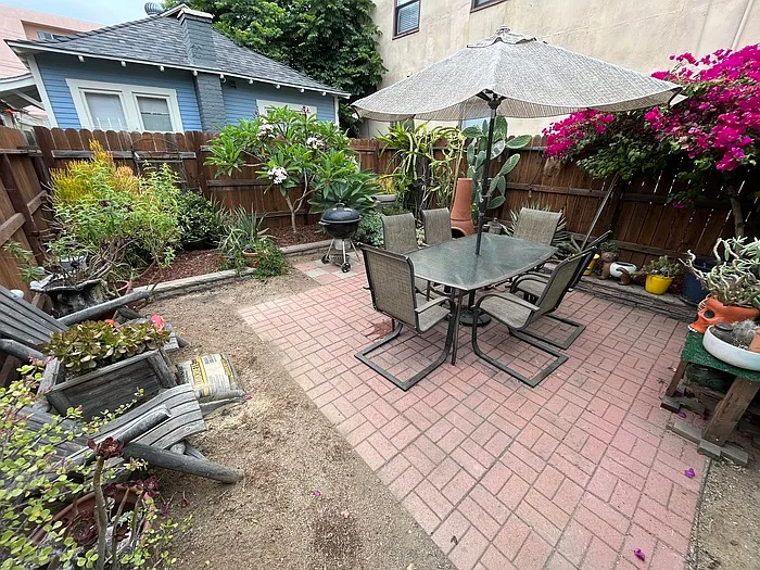 425 W 5th St — Photo 8