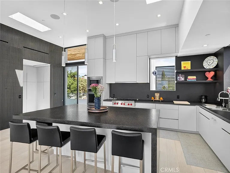 703 N Lucia Ave — Photo 26