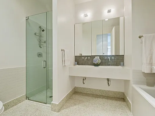 Sold by Sotheby's International Realty | media 4