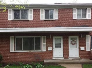 1020 N Boxwood Dr, Mount Prospect, IL 60056