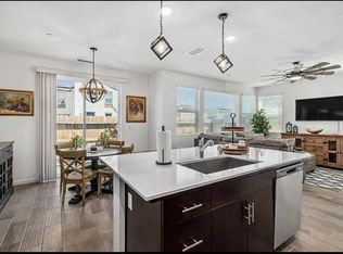 2045 N Perry Ln, Clovis, CA 93619