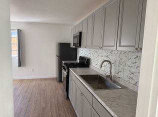 910 Deodar Rd, Escondido, CA 92026