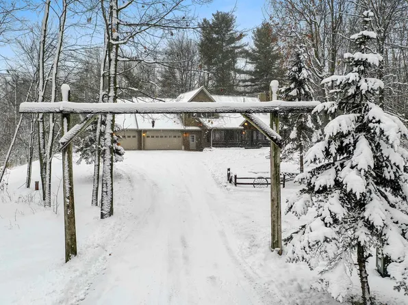3182 Timberwood Ct, Abrams, WI 54101