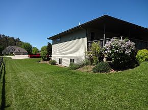 3rd image of 204 Brookwood Dr