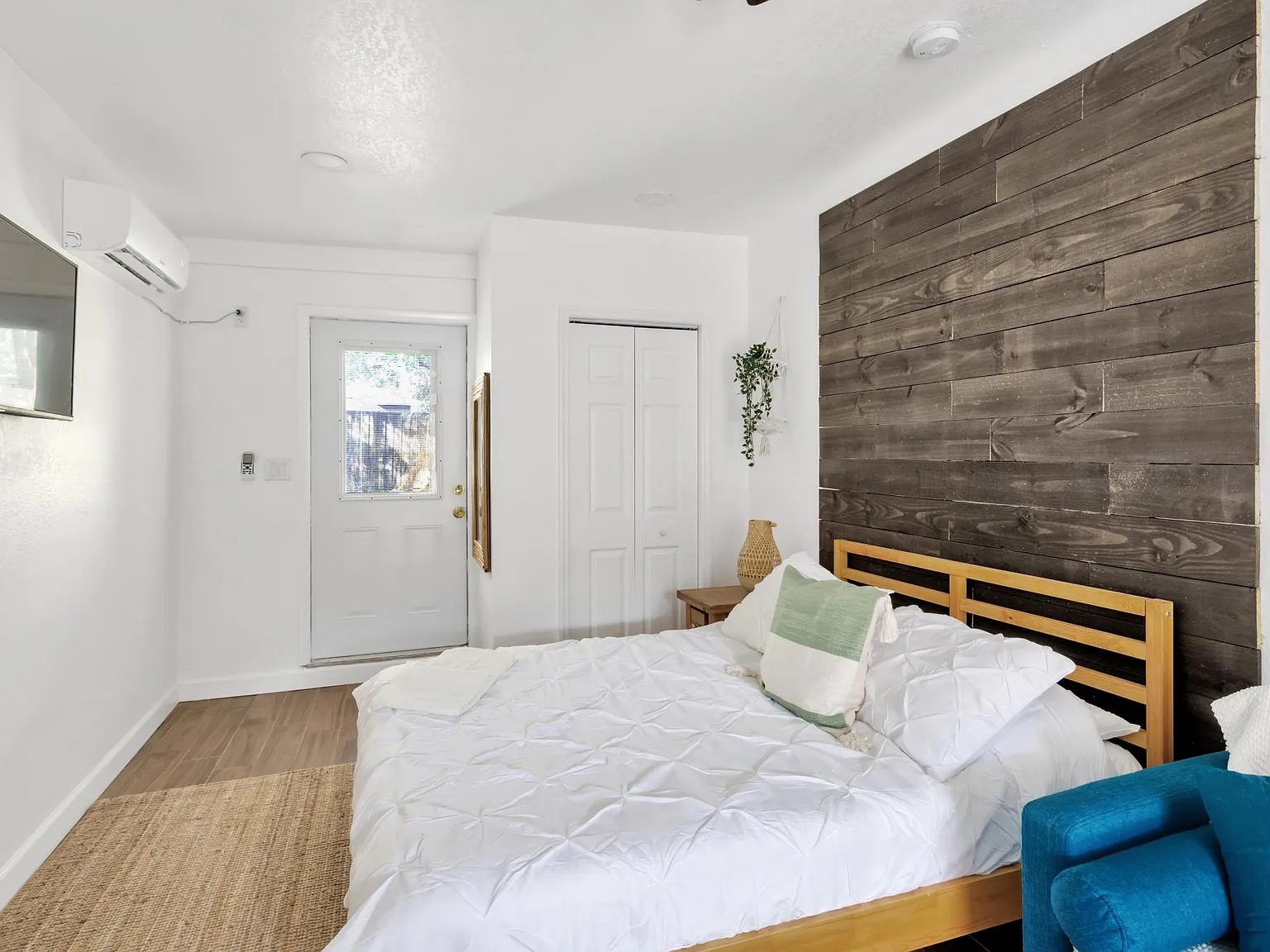 Studio, 470 sqft, $1,300 — Photo 2